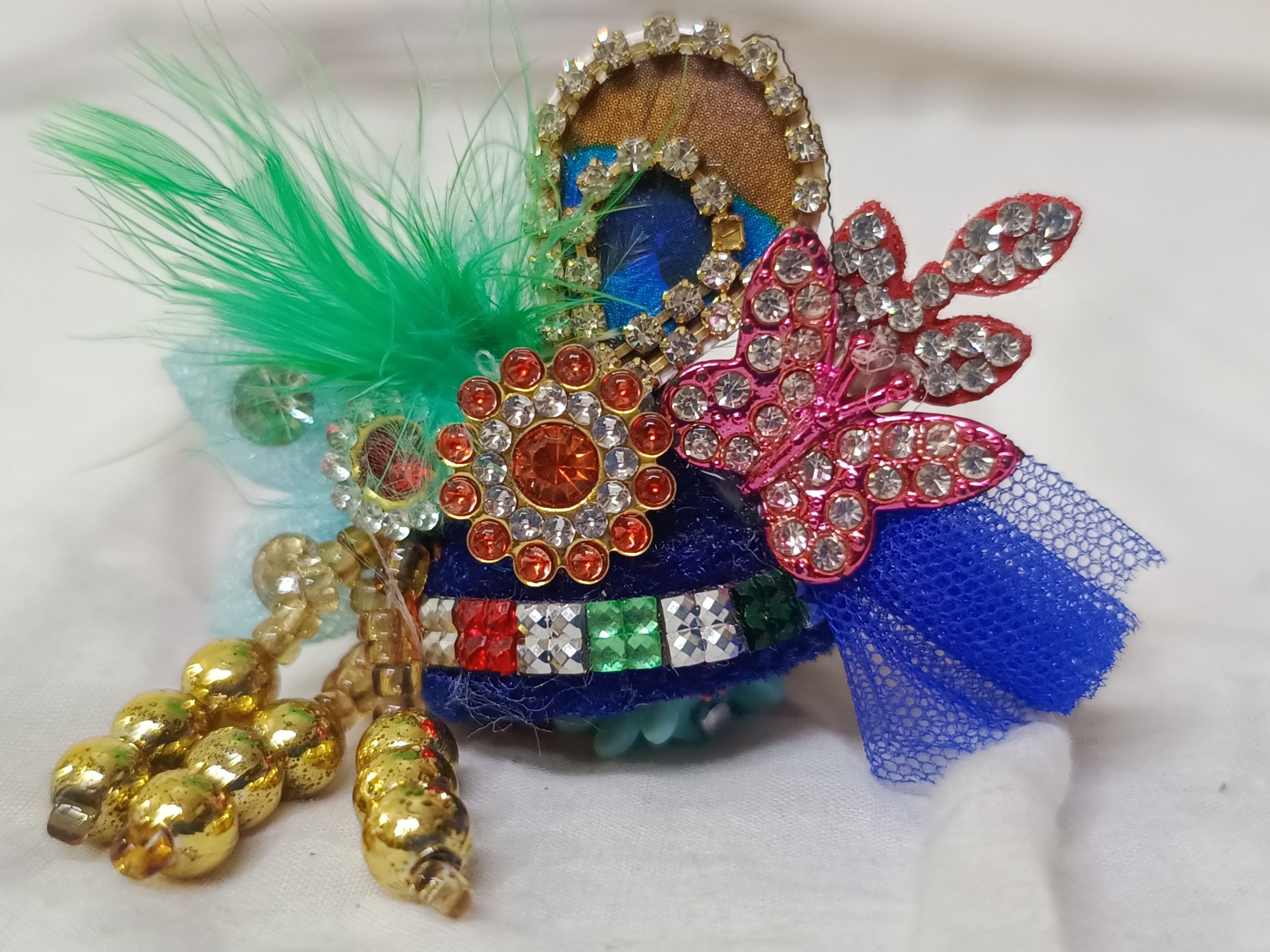 Velvet feather pagdi